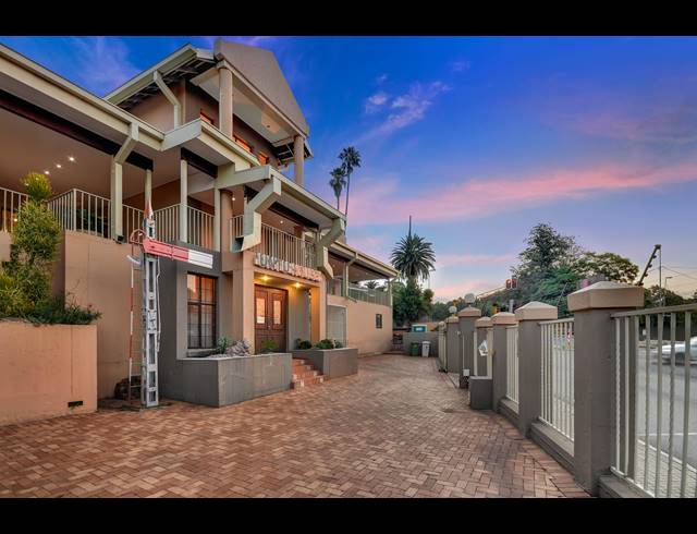 714M² BUSINESS SOLD IN HOUGHTON ESTATE